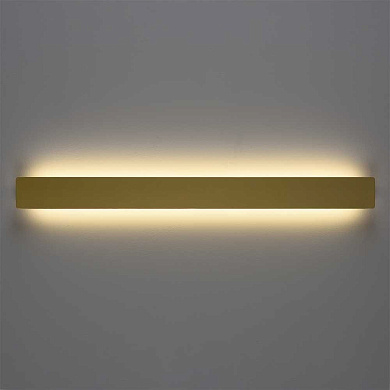 настенный светильник вытянутой формы, корпус цвета техническое золото, встроенный светодиод