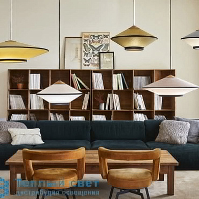 подвесной светильник с крупным абажуром и мягким рассеянным светом