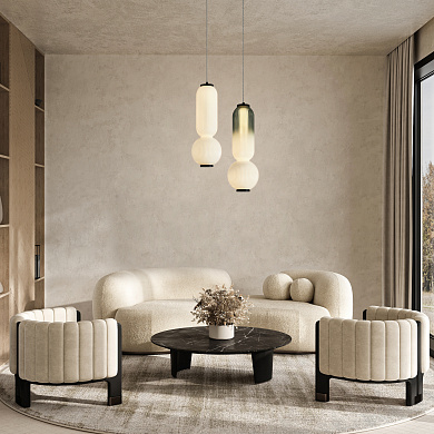 подвесной светильник с вытянутым плафоном цилиндрической формы в черной отделке