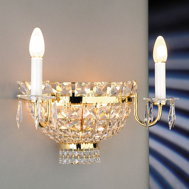 настенное бра с позолоченной хрустальной чашей и двумя свечными рожками