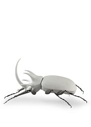 Фарфоровая статуэтка жука-носорога Rhinoceros Beetle Lladro, белая матовая 01009478