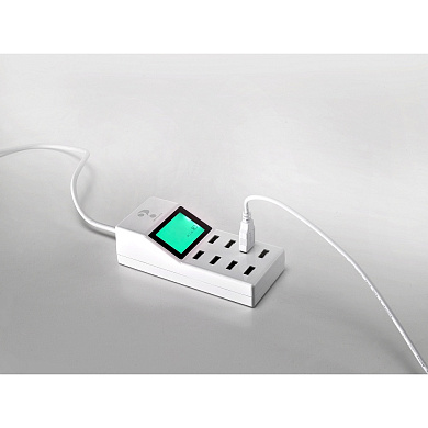 зарядное устройство с восемью USB-портами белого цвета