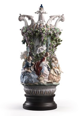 Фарфоровая ваза с дамами под зонтиками Ladies from Aranjuez Lladro, лимитированная серия 01001968