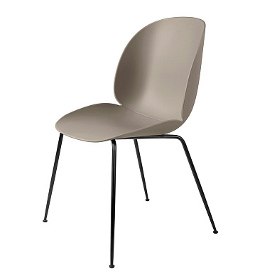 10024234 GUBI The GamFratesi Collection Beetle Обеденный стул Beetle без обивки, коническое основание, черный, бежевый