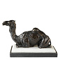 110085 Camel on marble base bronze highlight finish статуя Eichholtz