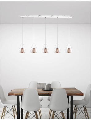 пятиламповый подвесной светильник с плафонами полусферической формы