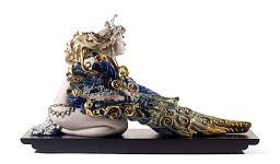 Фарфоровая скульптура крылатой женщины Winged Beauty Lladro, лимитированная серия 01001956