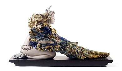 Фарфоровая скульптура крылатой женщины Winged Beauty Lladro, лимитированная серия 01001956