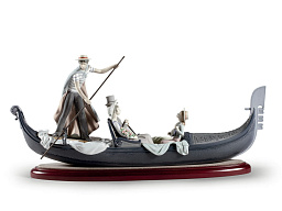 1001350 Lladro In The Gondola фарфоровая композиция пары в лодке