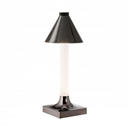 09562TT Kartell Goodnight настольный светильник с пирамидальным плафоном черного цвета