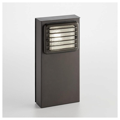 уличный фонарный столбик с решетчатым рассеивателем прямоугольной формы