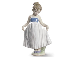 1009172 Lladro Look At My Dress Фарфоровый декоративный предмет