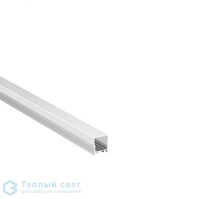 высокий матовый экран из ПММА длиной 3 метра для LED-профиля