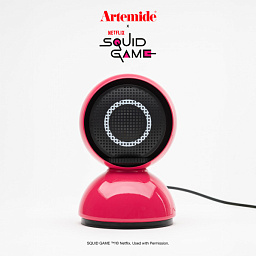 Eclisse x Squid Game Netflix Pink Guard Artemide Eclisse настольный светильник с куполообразным корпусом и направленным светом
