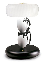 1017254 Lladro Hairstyle настольная лампа с круглым основанием и прямоугольным абажуром