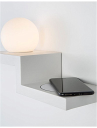 9183311 Nova Luce Room настенный светильник с шаровым плафоном из матового стекла на полке-основании