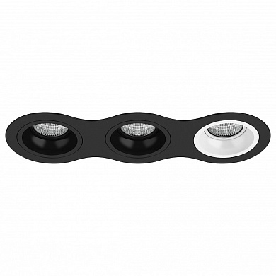 точечный потолочный светильник в белом корпусе