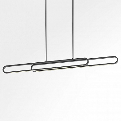 подвесной светильник с вытянутым линейным корпусом черного цвета