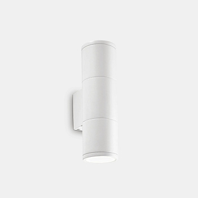 уличный настенный светильник цилиндрической формы белого цвета с двусторонним свечением