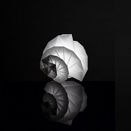 1692010A Artemide Mendori настольная лампа с корпусом в форме раковины из белого материала