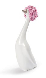 Фарфоровая статуэтка гуся Goossiping Lladro, розовая шапочка 01009206