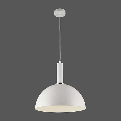 подвесной светильник белого цвета с округлым плафоном