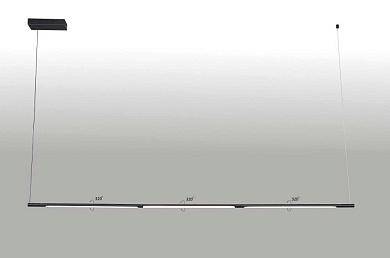 подвесной светильник с длинной линейной конструкцией на тросах