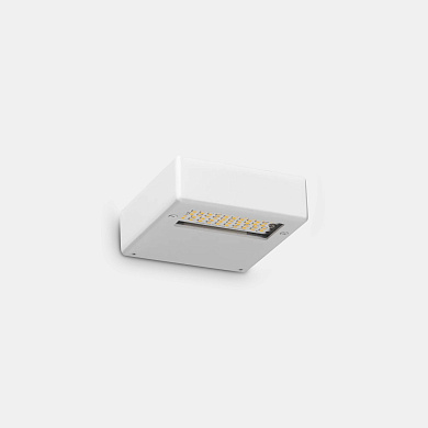 настенный светильник с прямоугольным металлическим корпусом и направленным вниз светом