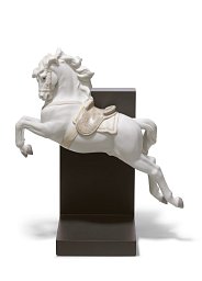 Фарфоровая статуэтка лошади в пируэте Horse on Pirouette Lladro 01018253