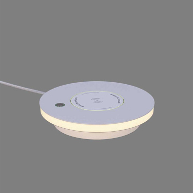 настольная лампа опалового оттенка с сенсорным управлением