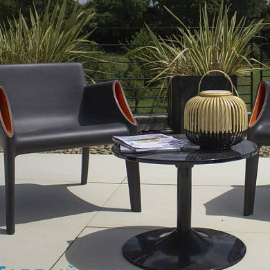 уличная настольная лампа с компактным плетеным корпусом