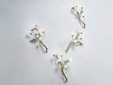 настенный светильник из бронзы ручной работы с декоративными элементами в виде ветвей