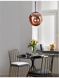 подвесной светильник с медным зеркальным плафоном сферической формы