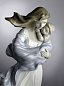 Фарфоровая статуэтка матери с сыном Loving Touch Lladro 01008519 — фото 1