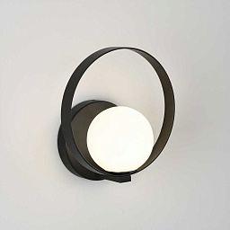 A381510N ACB Iluminacion Halo настенное бра с круглым корпусом и опаловым шаровым плафоном