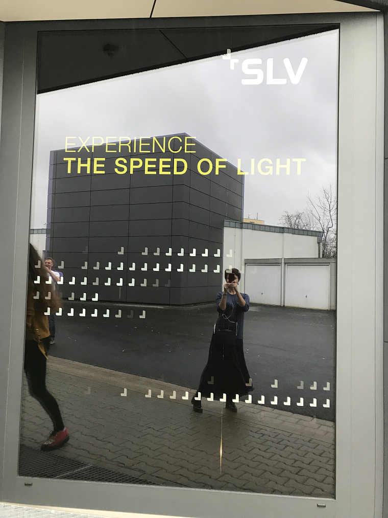 Учебный центр и зоны шоурума фабрики SLV в Германии — фото 1