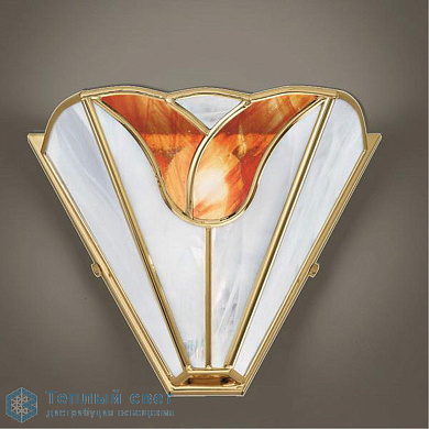 настенный светильник с веерообразным плафоном из цветного стекла