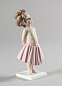 Фарфоровая статуэтка играющей девочки Girl's Fun Lladro 01009377 — фото 4