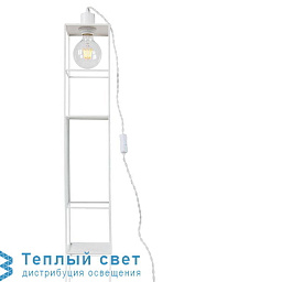 настольная лампа с белым шаровым плафоном на деревянных ножках