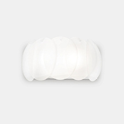 038025 Ideal lux Ovalino настенный светильник с волнистым матовым корпусом из белого стекла