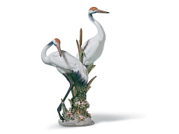 1001611 Lladro Courting Cranes фарфоровая композиция с журавлями на каменной подставке