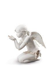 Фарфоровая статуэтка ангела-девочки с лепестками A Fantasy Breath Lladro 01009223
