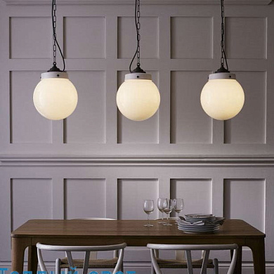 уличный подвесной светильник с круглым стеклянным рассеивателем