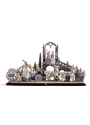 Фарфоровая скульптура Золушки в карете Cinderella's Arrival Lladro, лимитированная серия 01001785