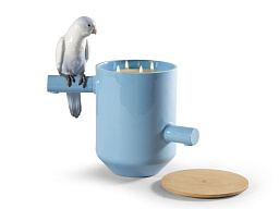 01040193 Lladro The Parrot Party фарфоровый подсвечник с фигуркой попугая и голубой чашей