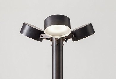 Уличный светильник на опору Acelum Aldo Bernardi, 3 головки под 120°, состаренная латунь ACELUM.O.TP/3