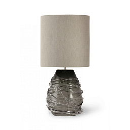 настольная лампа с тёмным стеклянным основанием и светлым абажуром