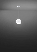 подвесной светильник с матовым плафоном и креплением под углом