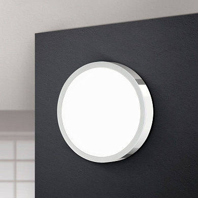 накладной потолочный LED-светильник с компактным круглым корпусом и хромированным ободом