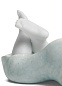 1008405 Lladro Family Innovation фарфоровая статуэтка ребёнка, лежащего на животе — фото 2